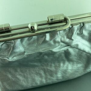 Reservable vintage silver black clutch purse